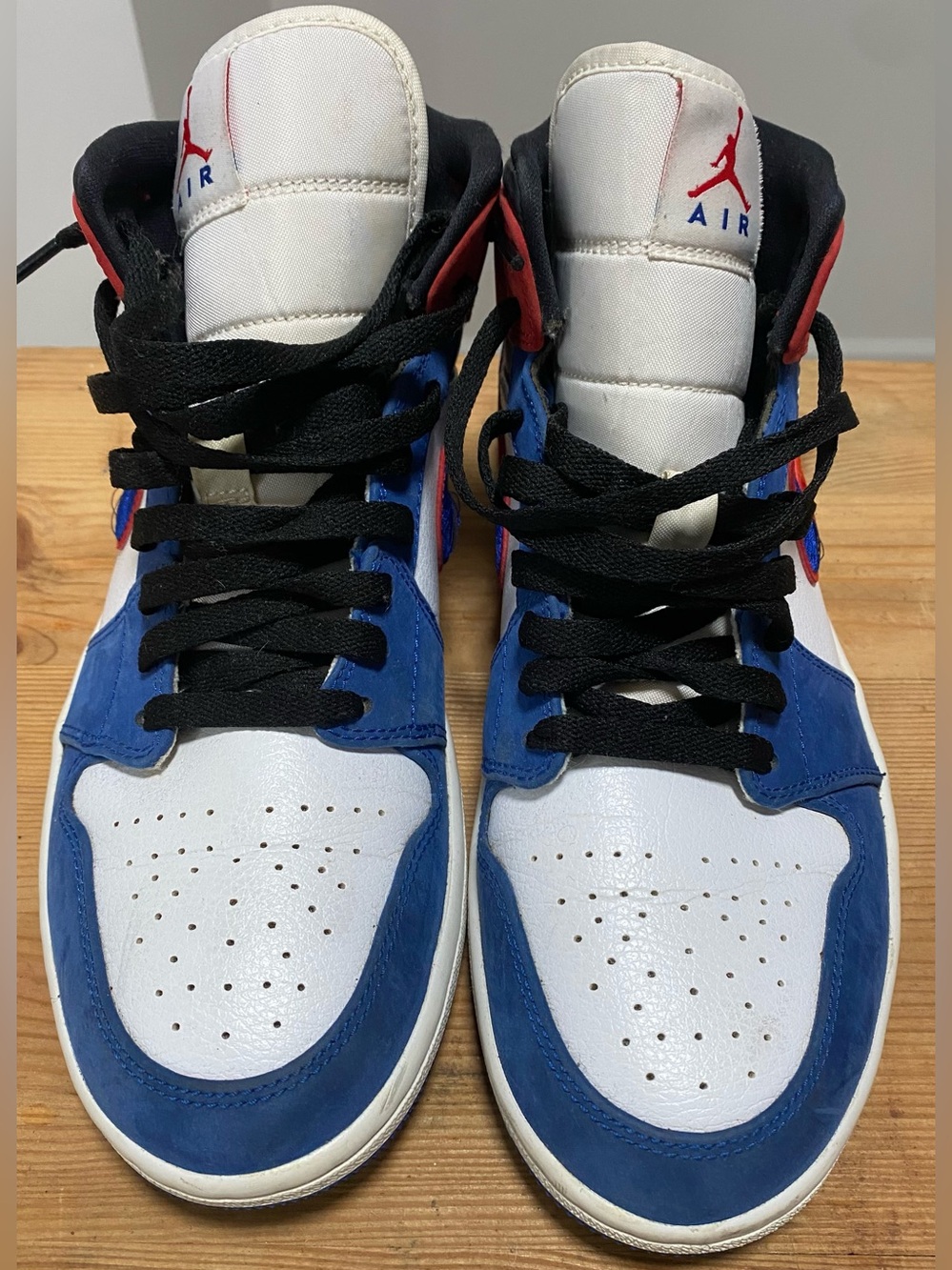 Air Jordan 1 Mid SE 'Multi-Color Swoosh' - Men's Size 9 (852542-146)